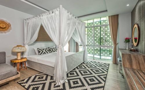 Chalong Resort | Villa Sonata Phuket