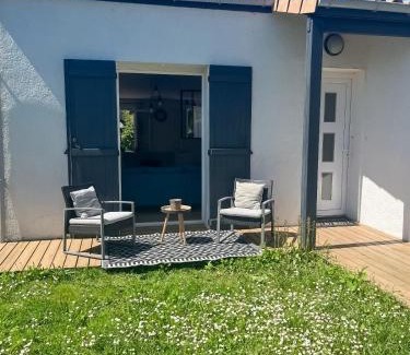 Perigny Villa | Villa Spa Rochelaise