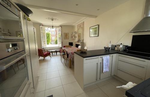 Cabourg House | Villa spacieuse à Cabourg, 200m plage, jardin, 5 chambres, parking, ménage inclus - FR-1-487-359