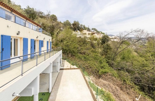 Nice Villa | Villa Spacieuse Avec Piscine Proche de la Promenade Des Anglais