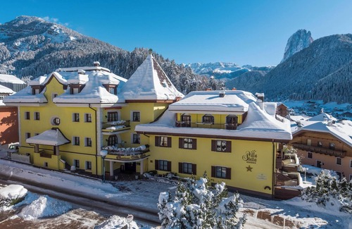 Ortisei Apartment | Villa Stella Apartment N52 near the ski lifts. Wi-Fi, terrace and garden
