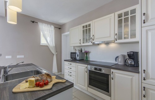 Strpacici Villa | Villa Sterpazzi for 8 people near Poreč with 38 m2 heated pool, sea view & wellness