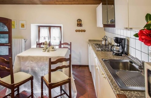 Massino Visconti Apartment | Villa Stresa Tulipano - 4 Guests
