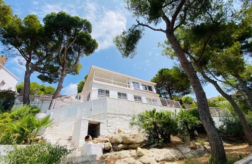 Oropesa del Mar Apartment | Villa surrounded by pine trees with sea views - ServHouse
