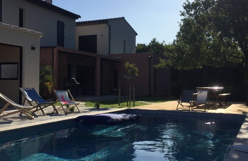Uchaux Villa | Villa surrounded by vineyards: modernity, calm and rest
