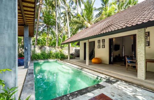 Sengkidu Villa | VILLA Surya 3 rooms , waterpool, near the ocean