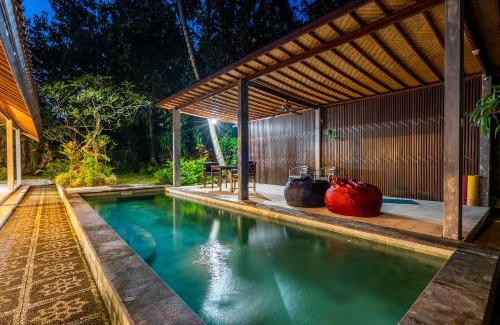 Sengkidu Villa | VILLA Surya 3 rooms , waterpool, near the ocean