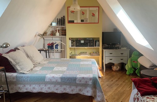 Surzur Bed & Breakfast | Villa Symphorien bed and breakfast for 3 people in Surzur