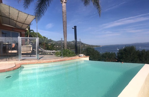 Carqueiranne Villa | villa T5 + independent studio T2 - infinity pool on the sea -