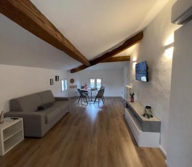 Lastra a Signa Apartment | Villa Taccetti - Appartamento "La Torretta" in Villa del Settecento con piscina