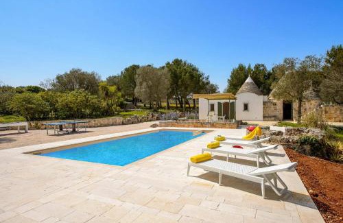 Ceglie Messapica Villa | Villa Tarsilla by Villa Plus