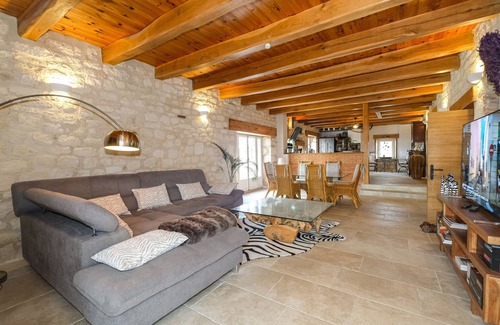 Frausseilles Villa | Villa Thun - Pool - House with character