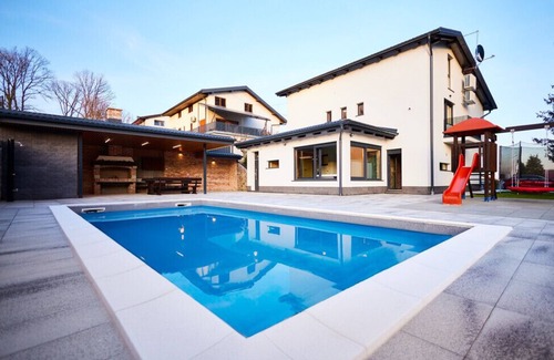 Karlovac Villa | Villa Tia by Villas Guide