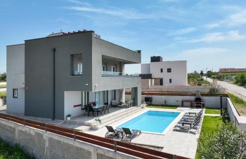 Murvica Villa | Villa Tia with heated pool & jacuzzi