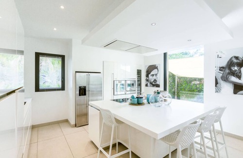 Ramatuelle Villa | Villa Tinky Summary: