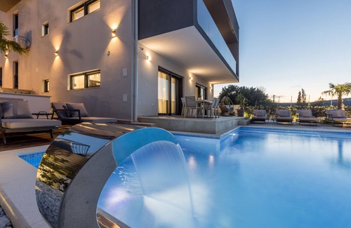 Vinisce Villa | Villa Todo with heated pool and jacuzzi