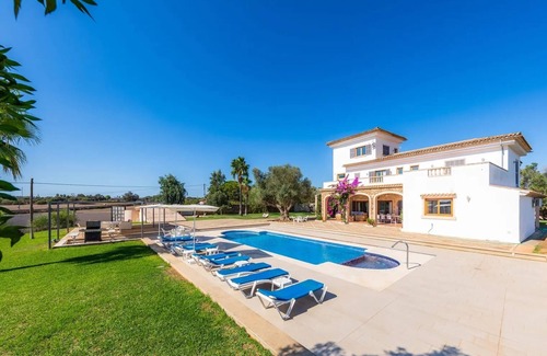 Santa Margalida Villa | Villa 'Turquesa' with Sea View, Wi-Fi and Air Conditioning