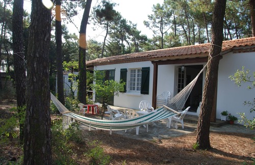La Tranche-sur-Mer Villa | VILLA UNDER THE PINS 100 M FROM THE BEACH 12 PEOPLE