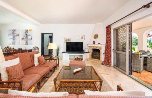 Vale do Lobo Villa | Villa Vale Do Lobo 626 3 Bedrooms Private Pool Short Walk To The Praca Vale Do Lobo