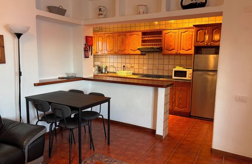 Los Pocillos Villa | Villa Valeria 4 bed villa with private heated pool/aircon 300m from seafront