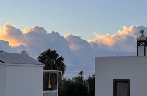 Los Pocillos Villa | Villa Valeria 4 bed villa with private heated pool/aircon 300m from seafront