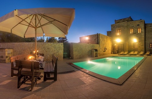 Misraħ Strejnu Villa | Villa Valletta - Charming & traditional villa With private pool and garden