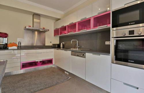 Vale do Garrao Villa | Villa Varandas Do Lago 5 Bedroom Villa Private Pool Table Tennis A Few Minutes Drive Between Vale Do Lobo And Quinta Do Lago
