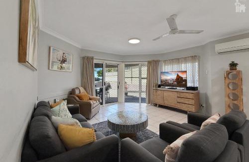 Torquay Apartment | Villa Venezia Apt 3 - Spacious Hervey Bay esplanade apartment