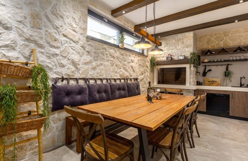 Medulin Villa | Villa Vie in Medulin for 10 people with heated pool, wellness and home cinema