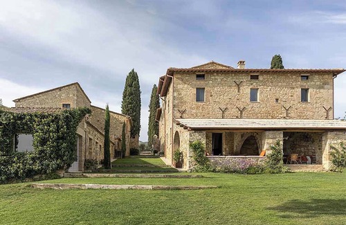 Sarteano Villa | Villa Viola with Pool and Garden, Ideal for Weddings