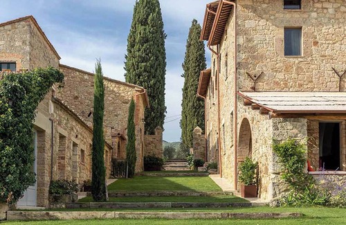 Sarteano Villa | Villa Viola with Pool and Garden, Ideal for Weddings