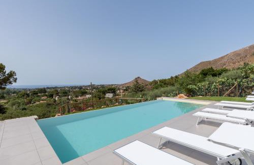 Castellammare del Golfo Villa | Villa vista mare con piscina a sfioro a Scopello