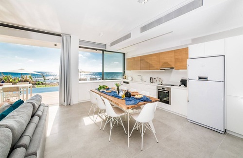Kissonerga Villa | VILLA VISTA - BEACH FRONT, HEATED POOL, HOT TUB, WALK TO RESTAURANTS
