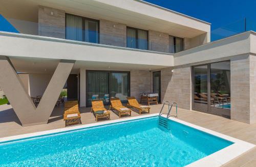Linardici Villa | Villa VISTA with private pool and sauna