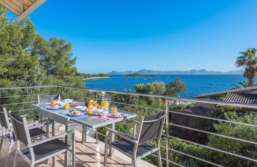 Alcanada Villa | Villa 'Vistafar ' with Sea View, Wi-Fi and Air Conditioning