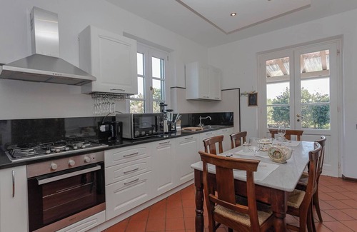 Lucca Villa | Villa Vittoria Promoted by WeekHomes.com