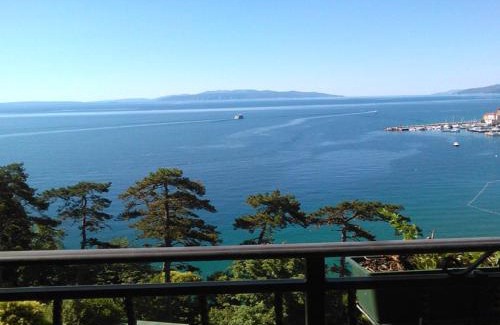 Opatija Villa | VILLA VOLOSKO with private parking and breakfast,seaview