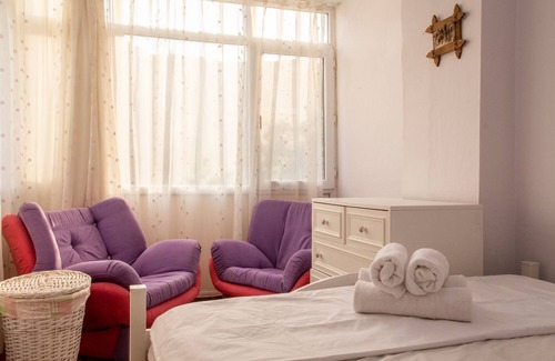Karaburun Apartment | Villa w Balcony Near Local Beaches in Karaburun
