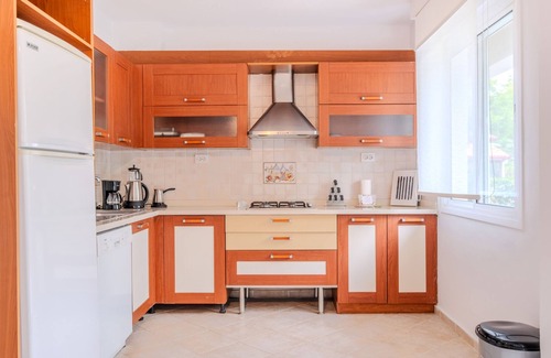 Urla Villa | Villa w Garden 5 min to Altinkoy Beach in Urla