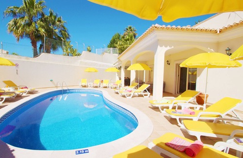 Montechoro Villa | Villa w/heatable pool & BBQ in Albufeira