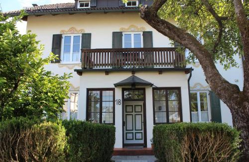 Kochel am See Apartment | Villa Waldfrieden - Ferienwohnungen und -Haus