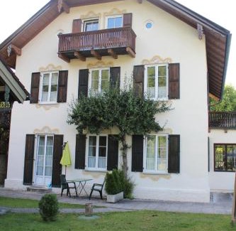 Kochel am See Apartment | Villa Waldfrieden - Ferienwohnungen und -Haus