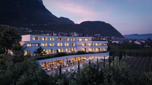 Caldaro Sulla Strada del Vino Bed & Breakfast | Villa Weingarten