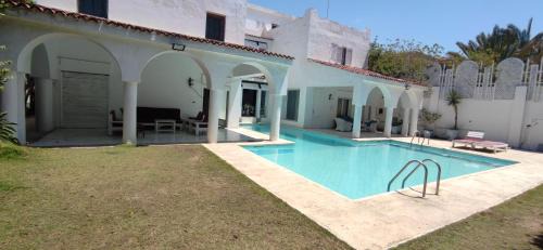 Ad-Dukhaylah Villa | Villa White for Rent