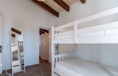 Cala en Blanes Ski Chalet | Villa with large pool 500 meters from the beach