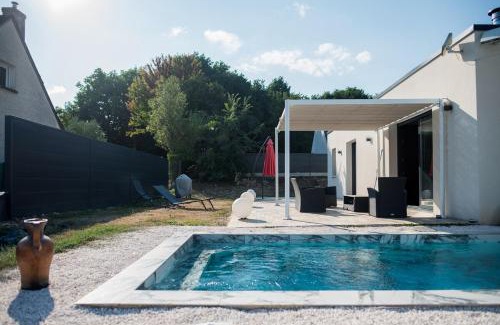 Saint-Antoine-du-Rocher Villa | Villa with Private Pool - Relaxation in Touraine
