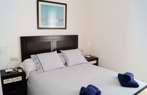 Cala'n Bosch Villa | VILLA WITH 4 BEDROOMS, PRIVATE POOL AND A/C