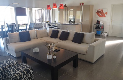 Solenzara House | Villa with breathtaking sea and mountain views