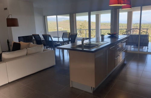 Solenzara House | Villa with breathtaking sea and mountain views