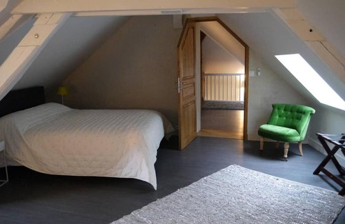 Chateauvieux Apartment | Villa with caves of 60meters long!